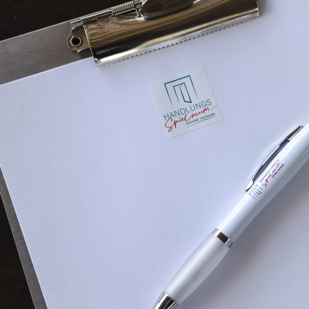 Klemmbrett mit Stift